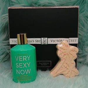 Very Sexy Now Wild Palm Cooling Fragrance Lotion